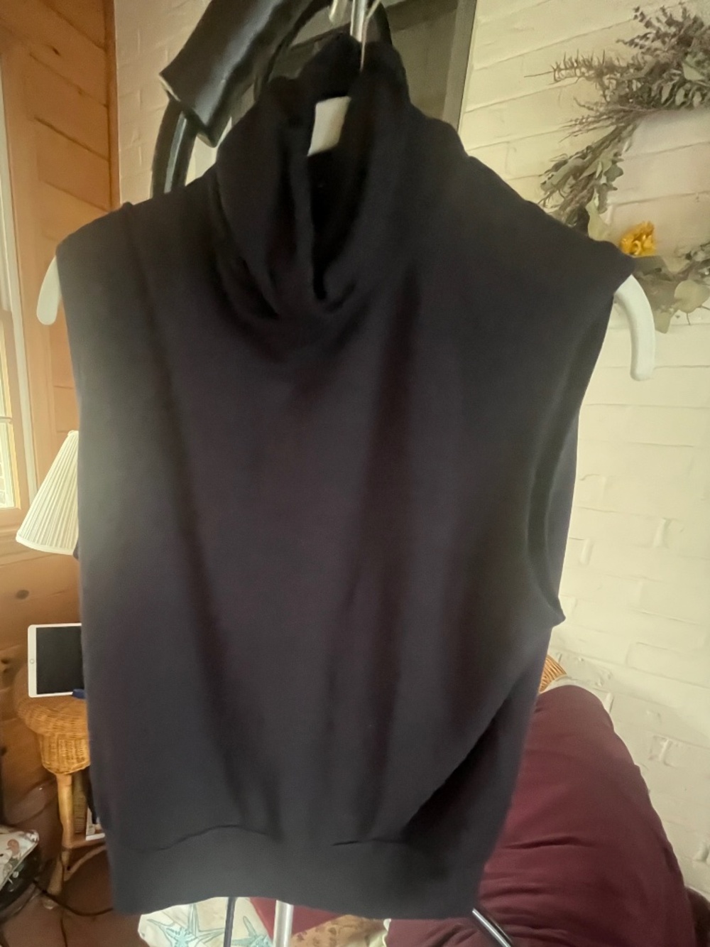 Bleusalt Black Sleeveless Turtleneck, L